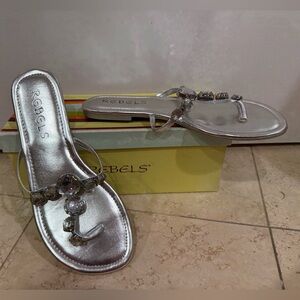 Rebels 7.5 Jeweled Metallic Silver Women's Flat Sandals